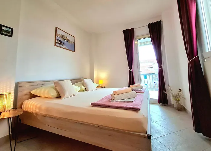 Апартаменты By The Sea - 24405 Трогир